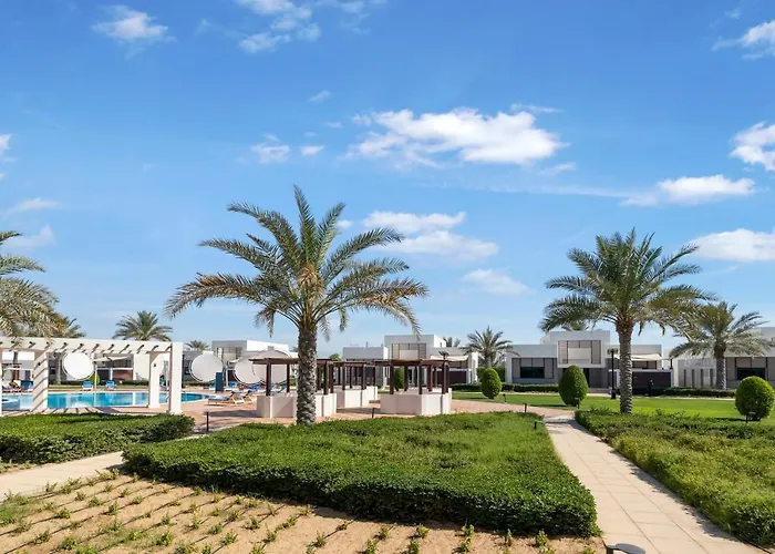 Fam Living - Sarai Beach Villas - Palm Jumeirah - Families Only Dubai, United Arab Emirates